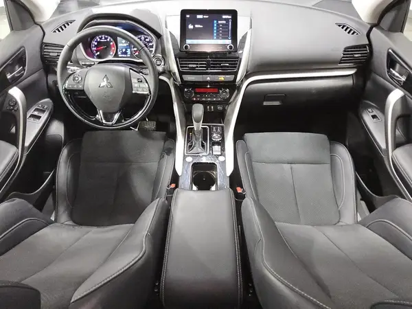JA4ATWAA4SZ004146 2025 MITSUBISHI ECLIPSE CROSS - Image 8