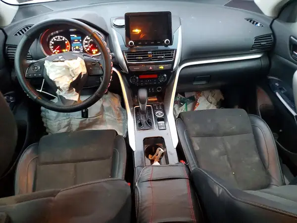 JA4ATWAA5NZ042490 2022 MITSUBISHI ECLIPSE CROSS - Image 8