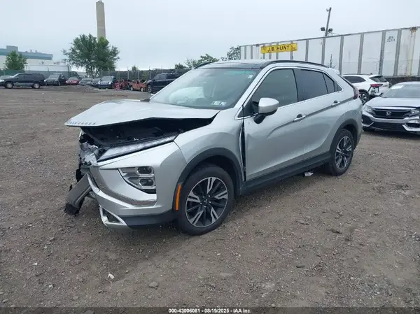 JA4ATWAA5PZ028835 2023 MITSUBISHI ECLIPSE CROSS - Image 2