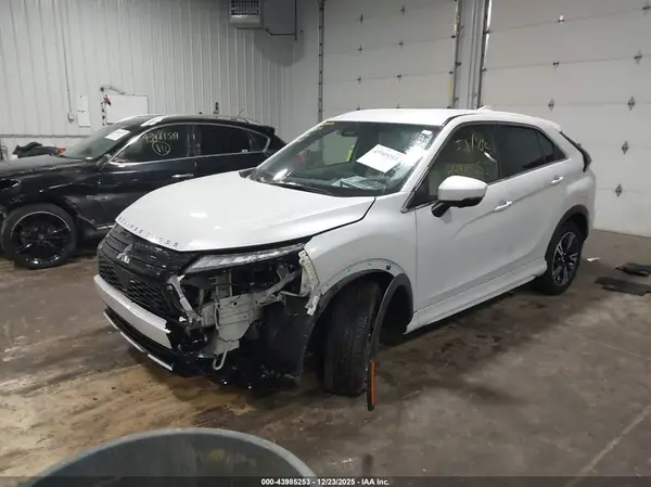 JA4ATWAA5PZ036126 2023 MITSUBISHI ECLIPSE CROSS - Image 2