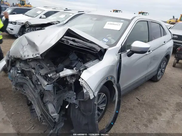 JA4ATWAA6RZ052614 2024 MITSUBISHI ECLIPSE CROSS - Image 2