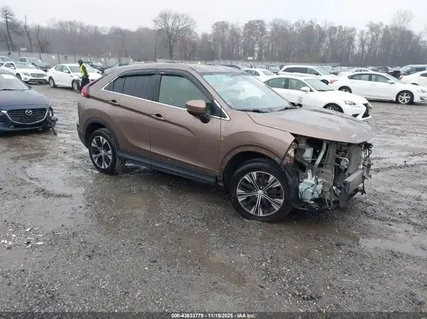 JA4ATWAA7NZ003786 2022 MITSUBISHI ECLIPSE CROSS - Image 1