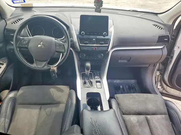 JA4ATWAA7NZ051045 2022 MITSUBISHI ECLIPSE CROSS - Image 8