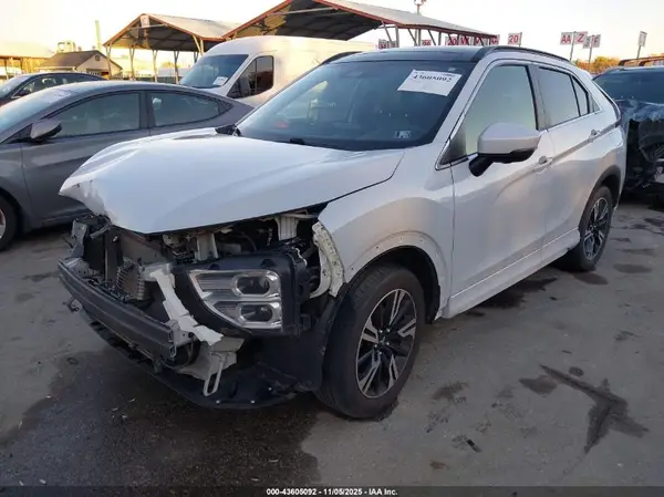 JA4ATWAA7PZ003886 2023 MITSUBISHI ECLIPSE CROSS - Image 2