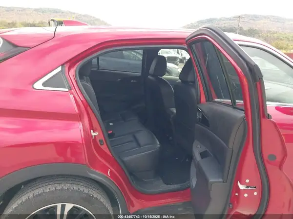 JA4ATWAA7PZ042851 2023 MITSUBISHI ECLIPSE CROSS - Image 8