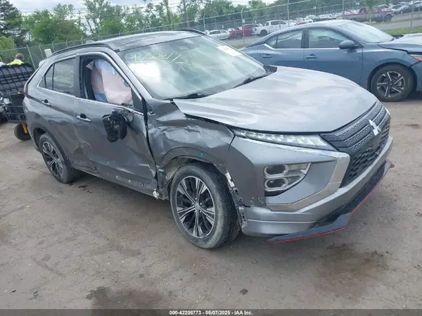 JA4ATWAA8NZ004476 2022 MITSUBISHI ECLIPSE CROSS - Image 1