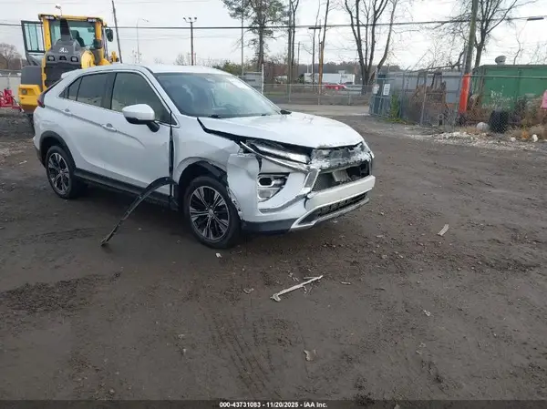 JA4ATWAA8NZ040460 2022 MITSUBISHI ECLIPSE CROSS - Image 1