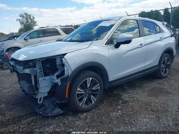 JA4ATWAA9RZ070587 2024 MITSUBISHI ECLIPSE CROSS - Image 2