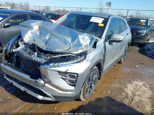 JA4ATWAA9SZ005678 2025 MITSUBISHI ECLIPSE CROSS - Image 2