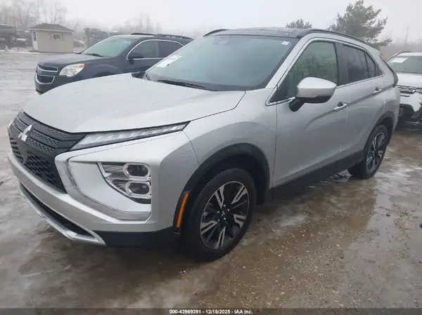 JA4ATWAA9SZ023677 2025 MITSUBISHI ECLIPSE CROSS - Image 2