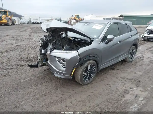 JA4ATWAAXPZ008001 2023 MITSUBISHI ECLIPSE CROSS - Image 2