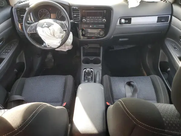 JA4AZ2A30GZ601228 2016 MITSUBISHI OUTLANDER - Image 8