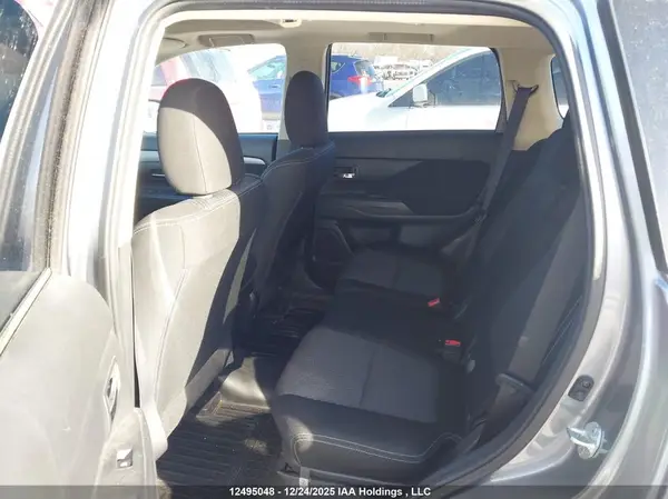 JA4AZ2A30GZ609281 2016 MITSUBISHI OUTLANDER - Image 8