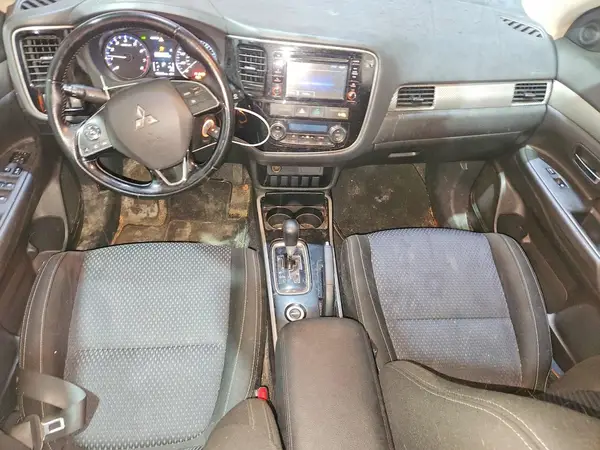 JA4AZ2A30HZ010351 2017 MITSUBISHI OUTLANDER - Image 8