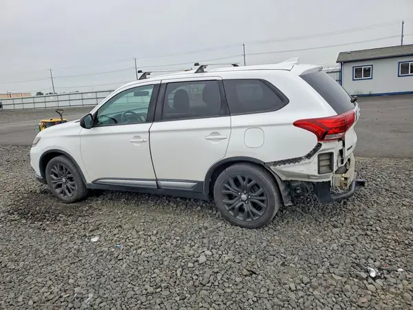 JA4AZ2A30HZ017560 2017 MITSUBISHI OUTLANDER - Image 2