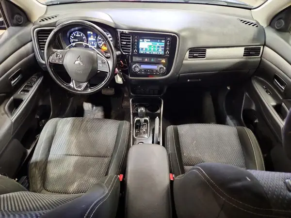 JA4AZ2A30HZ025514 2017 MITSUBISHI OUTLANDER - Image 8