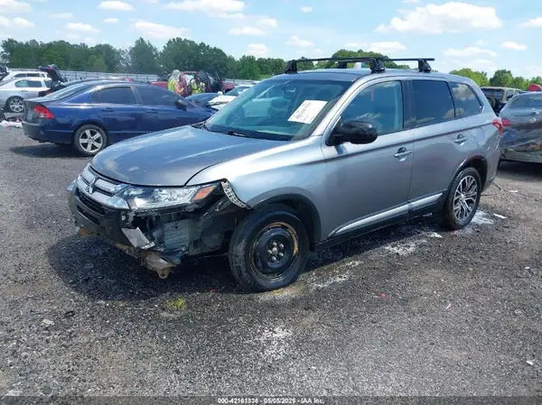 JA4AZ2A30HZ028087 2017 MITSUBISHI OUTLANDER - Image 2