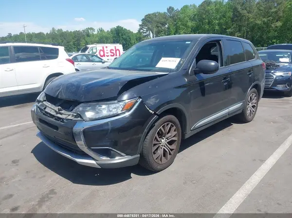 JA4AZ2A30HZ031863 2017 MITSUBISHI OUTLANDER - Image 2