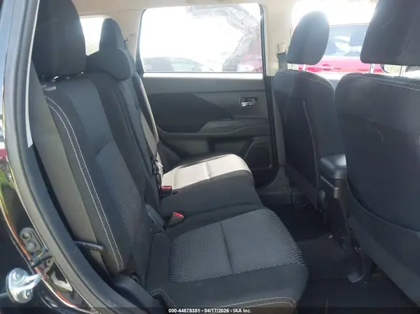 JA4AZ2A30HZ031863 2017 MITSUBISHI OUTLANDER - Image 8