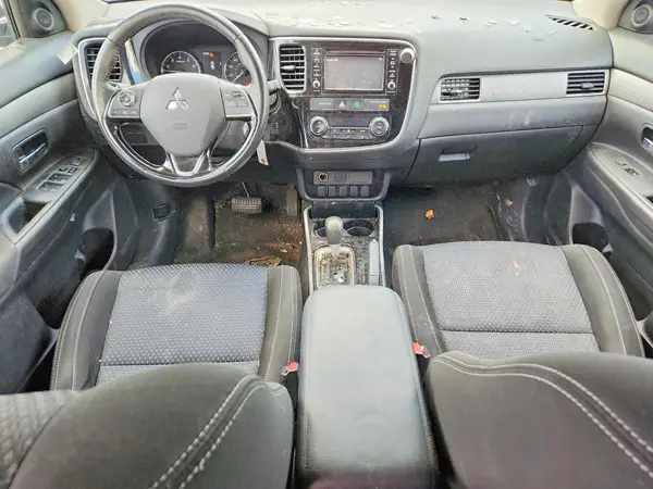JA4AZ2A30HZ035749 2017 MITSUBISHI OUTLANDER - Image 8