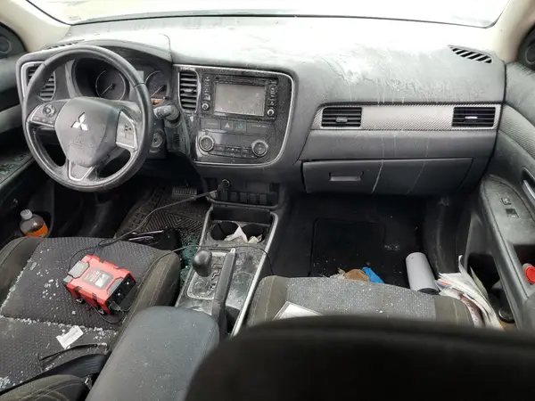 JA4AZ2A30HZ041387 2017 MITSUBISHI OUTLANDER - Image 8