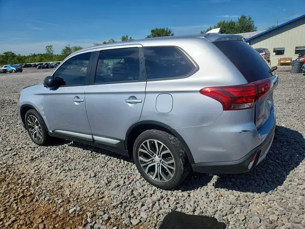 JA4AZ2A30HZ051157 2017 MITSUBISHI OUTLANDER - Image 2