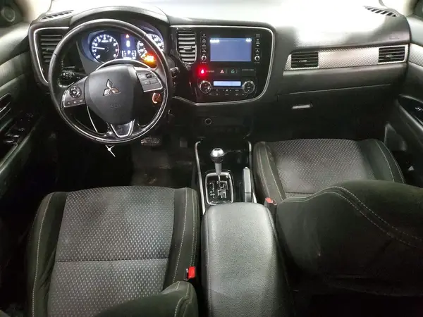JA4AZ2A30HZ061834 2017 MITSUBISHI OUTLANDER - Image 8