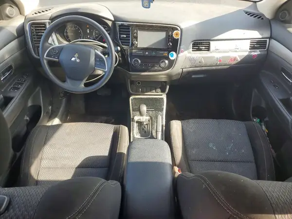 JA4AZ2A30JZ011666 2018 MITSUBISHI OUTLANDER - Image 8