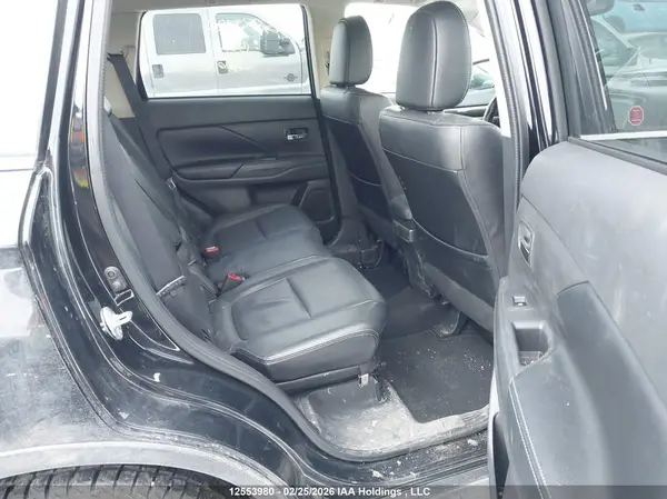 JA4AZ2A30JZ611362 2018 MITSUBISHI OUTLANDER - Image 8