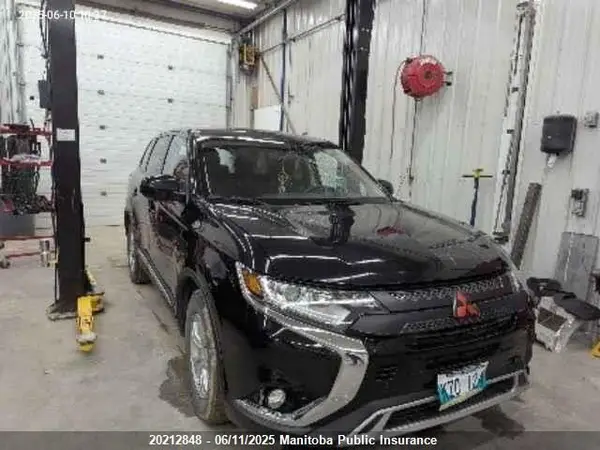 JA4AZ2A30LZ604155 2020 MITSUBISHI OUTLANDER - Image 1