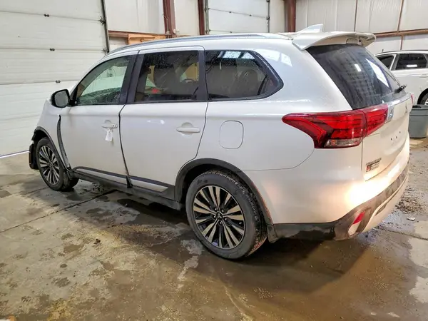 JA4AZ2A30LZ615107 2020 MITSUBISHI OUTLANDER - Image 2