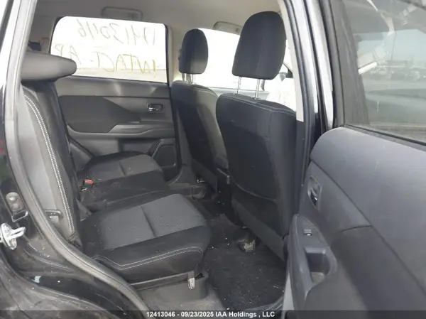 JA4AZ2A31GZ600301 2016 MITSUBISHI OUTLANDER - Image 8