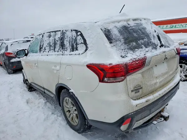 JA4AZ2A31GZ601108 2016 MITSUBISHI OUTLANDER - Image 2