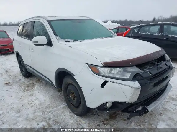 JA4AZ2A31GZ602257 2016 MITSUBISHI OUTLANDER - Image 1