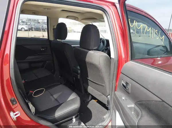 JA4AZ2A31HZ002243 2017 MITSUBISHI OUTLANDER - Image 8