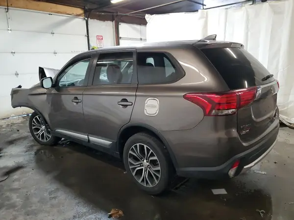 JA4AZ2A31HZ012660 2017 MITSUBISHI OUTLANDER - Image 2