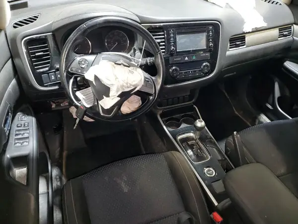 JA4AZ2A31HZ012660 2017 MITSUBISHI OUTLANDER - Image 8