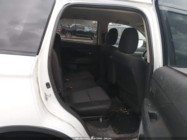 JA4AZ2A31HZ012691 2017 MITSUBISHI OUTLANDER - Image 8