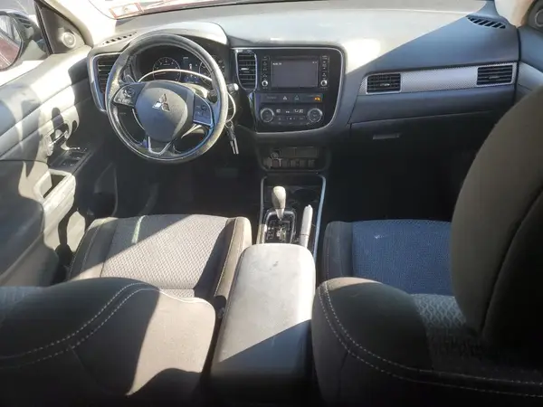 JA4AZ2A31HZ015249 2017 MITSUBISHI OUTLANDER - Image 8