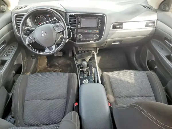 JA4AZ2A31HZ022637 2017 MITSUBISHI OUTLANDER - Image 8