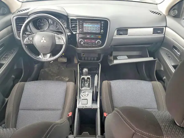 JA4AZ2A31HZ027112 2017 MITSUBISHI OUTLANDER - Image 8