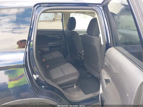 JA4AZ2A31HZ028518 2017 MITSUBISHI OUTLANDER - Image 8