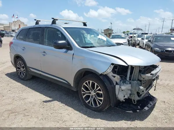 JA4AZ2A31HZ030107 2017 MITSUBISHI OUTLANDER - Image 1