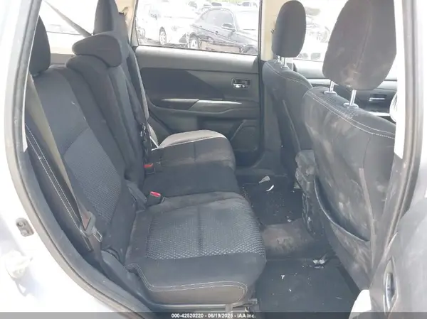 JA4AZ2A31HZ030107 2017 MITSUBISHI OUTLANDER - Image 8
