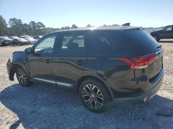 JA4AZ2A31HZ032312 2017 MITSUBISHI OUTLANDER - Image 2