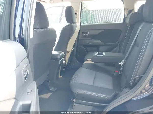 JA4AZ2A31HZ037252 2017 MITSUBISHI OUTLANDER - Image 8