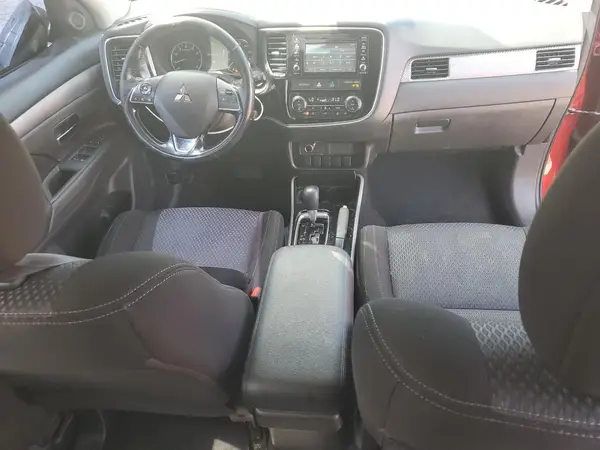 JA4AZ2A31HZ038935 2017 MITSUBISHI OUTLANDER - Image 8