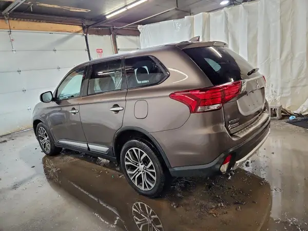 JA4AZ2A31HZ066816 2017 MITSUBISHI OUTLANDER - Image 2