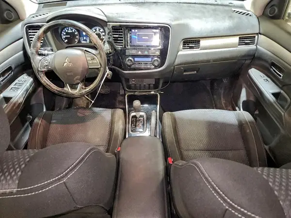 JA4AZ2A31HZ066816 2017 MITSUBISHI OUTLANDER - Image 8