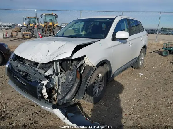 JA4AZ2A31HZ600753 2017 MITSUBISHI OUTLANDER - Image 2